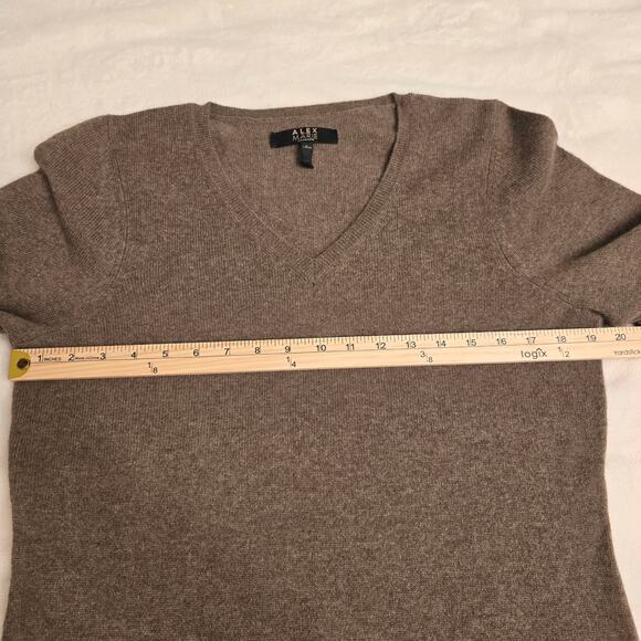Alex Marie Cashmere Sweater Brown V-Neck Sz L Timeless Minimalist QuietLuxury - Picture 5 of 7
